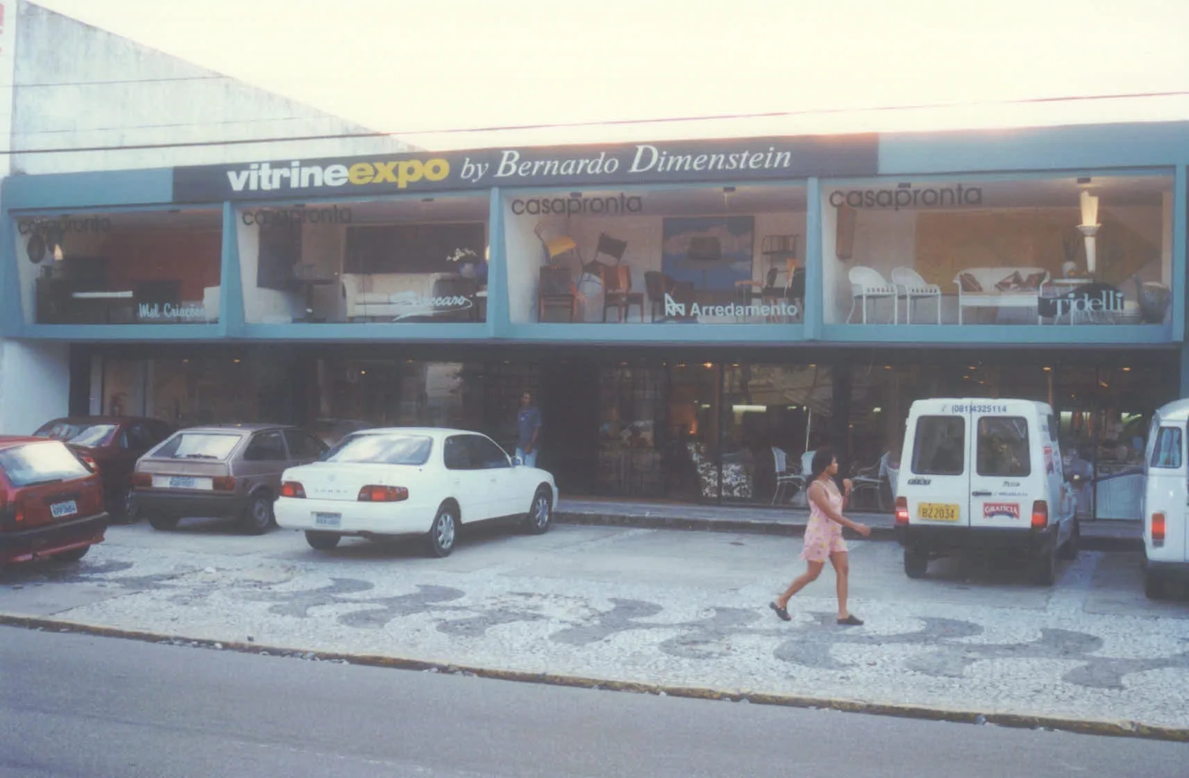 Vitrine 1997 assinada por Bernardo Dimenstein