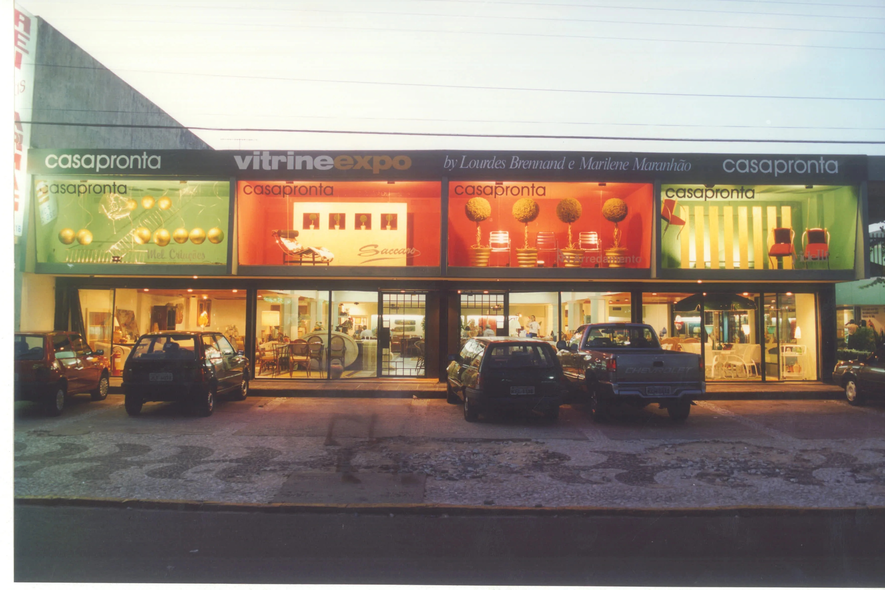 Vitrine 1997 assinada por Loudes Brennand e Marilene Maranhao