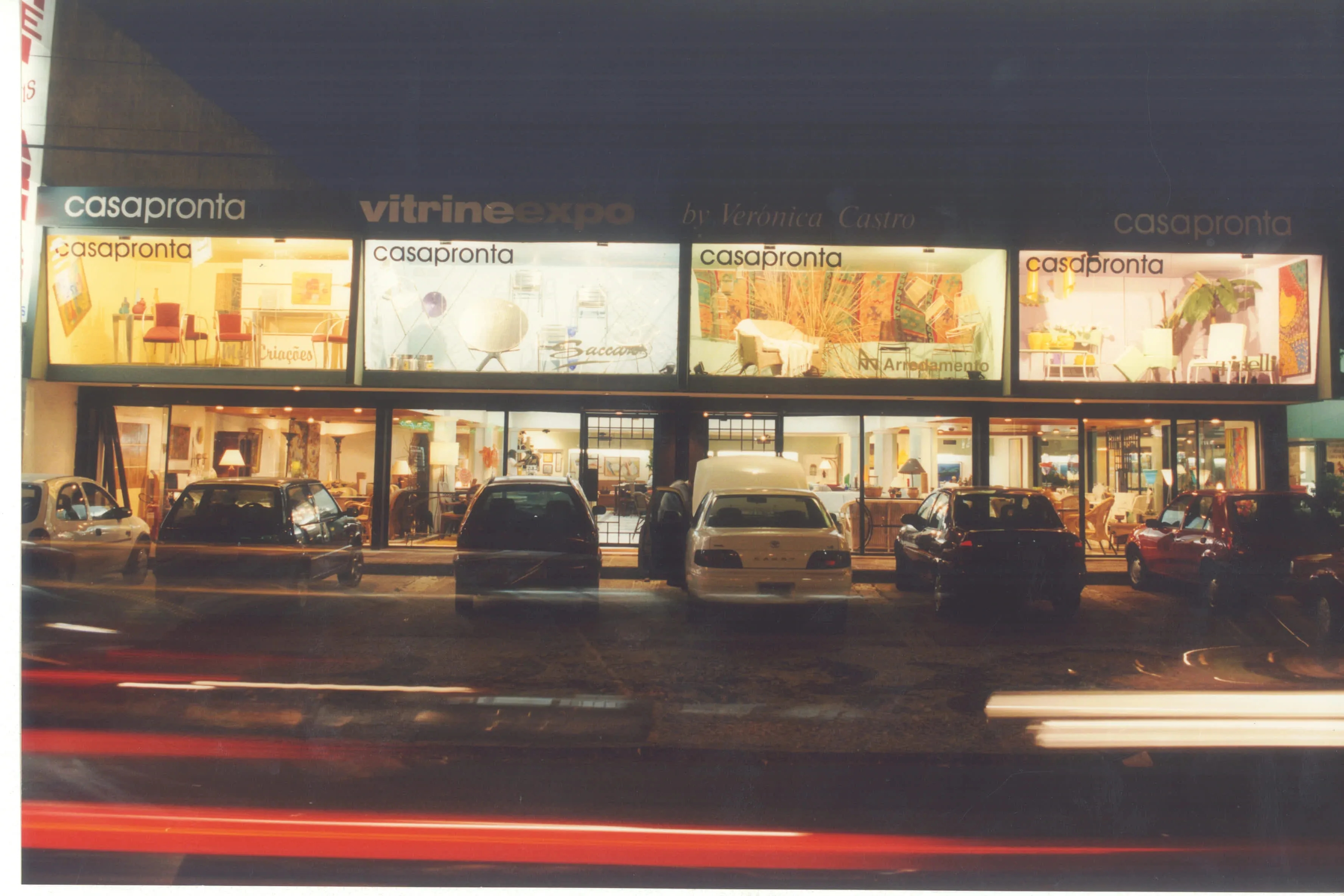 Vitrine 1997 assinada por Veronica Castro